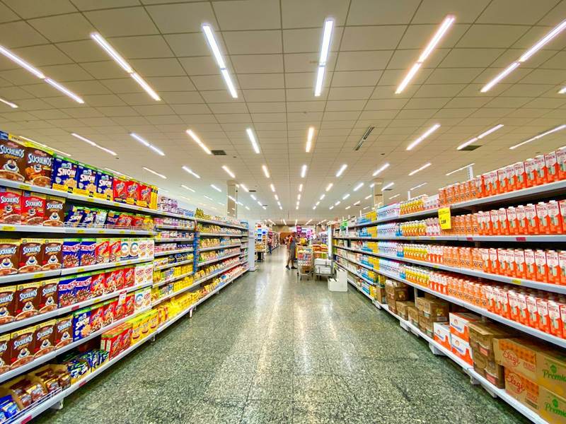 Retail store staff and commercial merchandise helpers in UAE